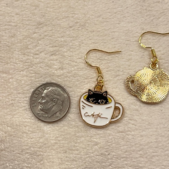 Cat Coffee Earrings - Picture 2 of 3